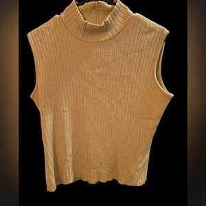 ST. JOHN COLLECTION Metallic Gold with turtle neck & zipper Sleeveless Top